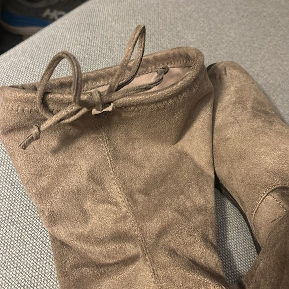 Unisa taupe over the knee stays suede boots. Worn once! - Picture 6 of 6